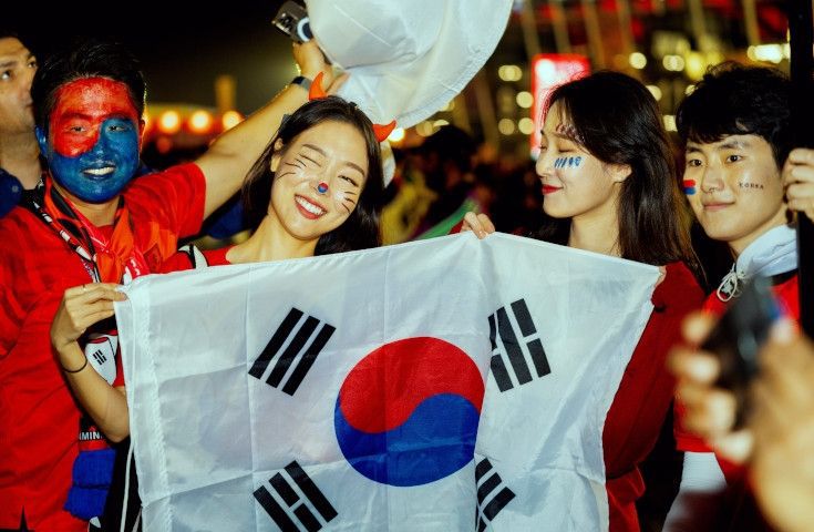 HERE COMES SOUTH KOREA FOOTY TEAM