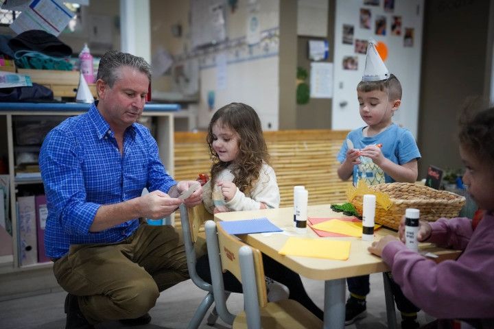 LOCAL EXPANSION IN EARLY LEARNING